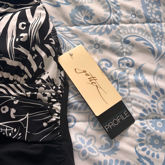 PROFILE BY GOTTEX MARBELLA HALTER TANKINI TOP Size 8 NWT - Picture 3 of 5